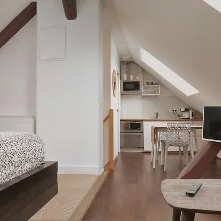 Up & Down By Beds76 Apartment *