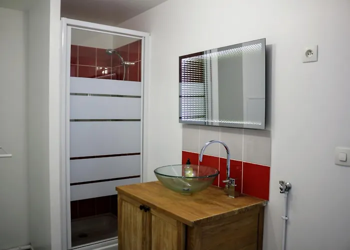 Apartment Up & Down By Beds76 *