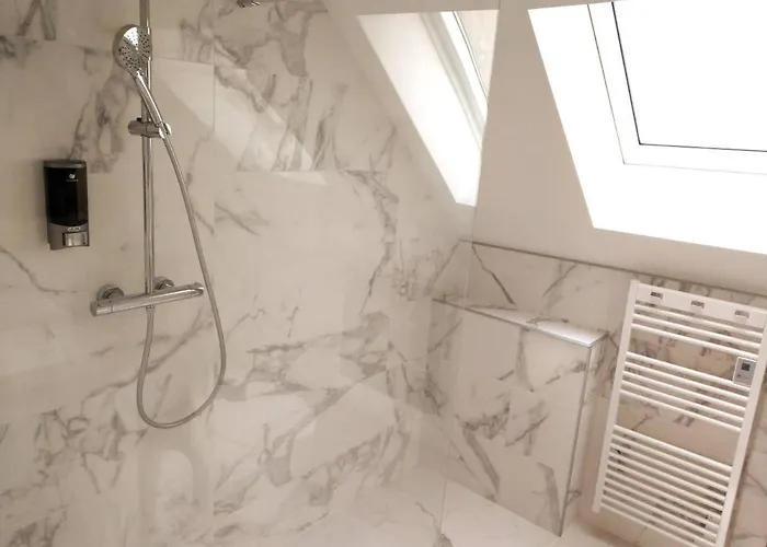 Up & Down By Beds76 Apartment